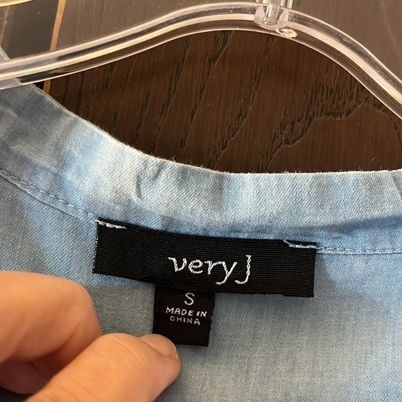 Very J long sleeved light blue, longer top with lacing on the sides. Size Small - Picture 2 of 11